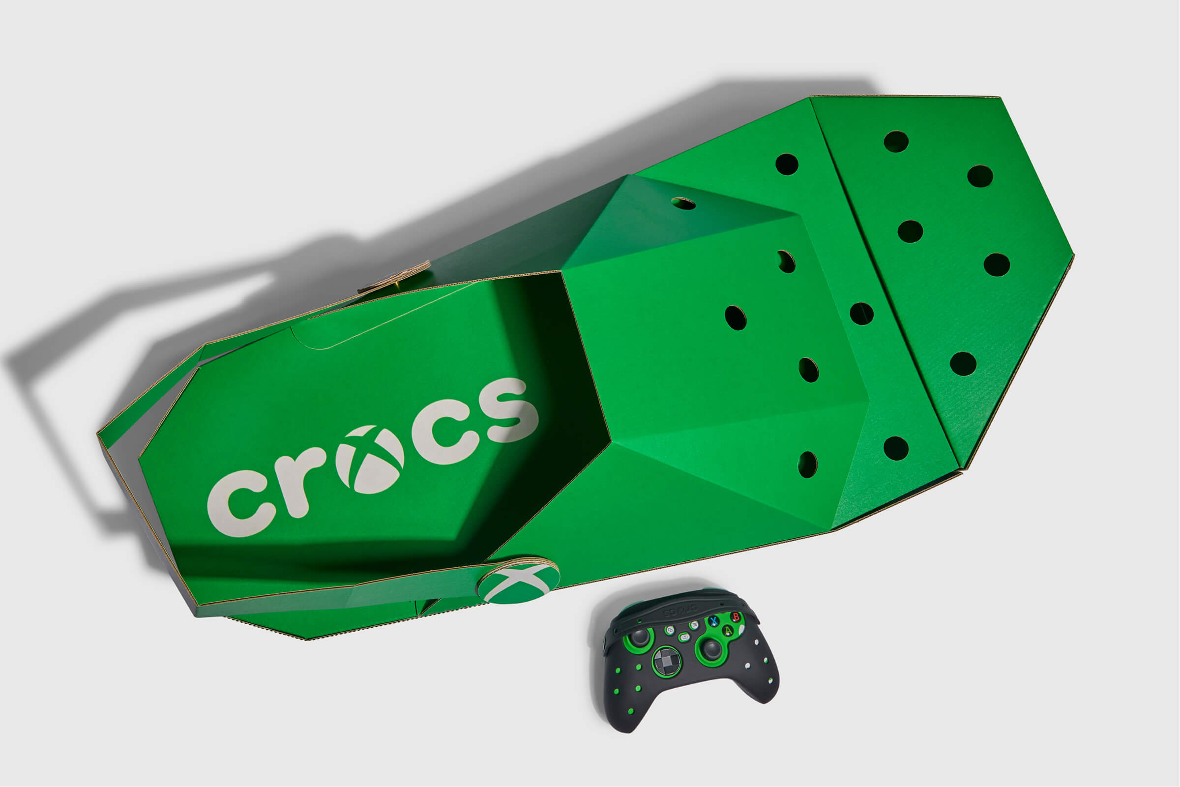 Brand Collaboration Packaging Crocs + Xbox Kit