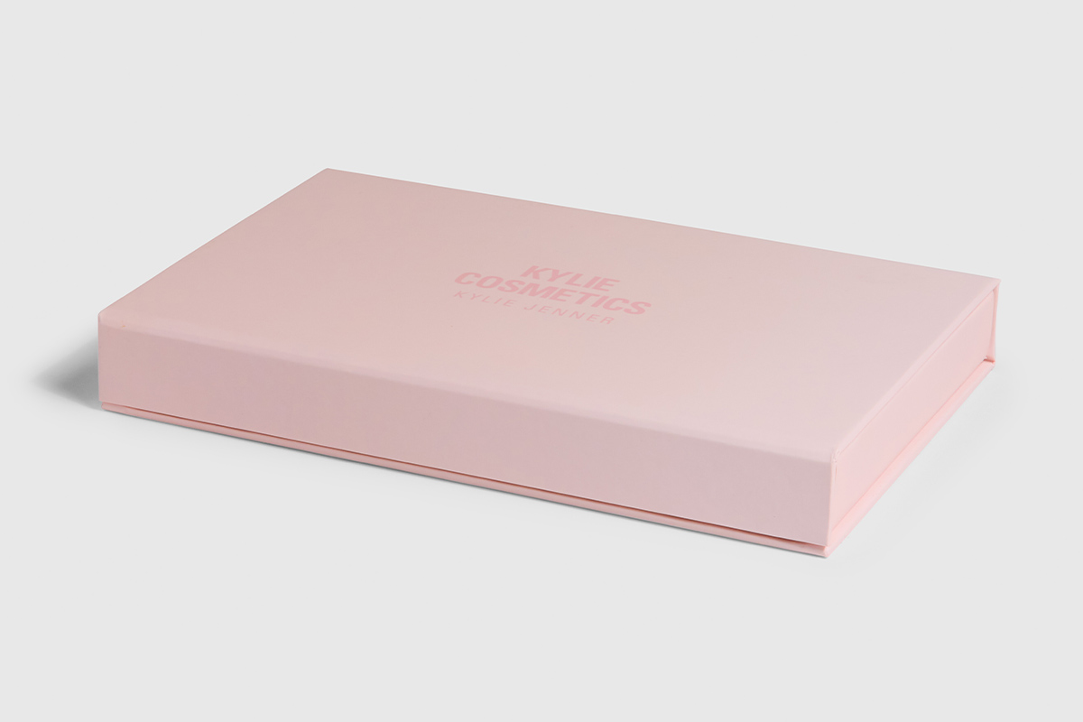 influencer packaging, kylie jenner, cosmetics, lenticular, make-up