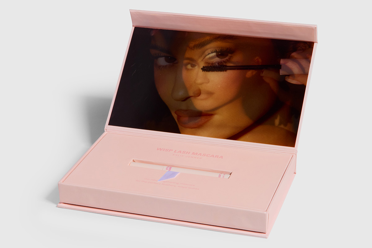 influencer packaging, kylie jenner, cosmetics, lenticular, make-up