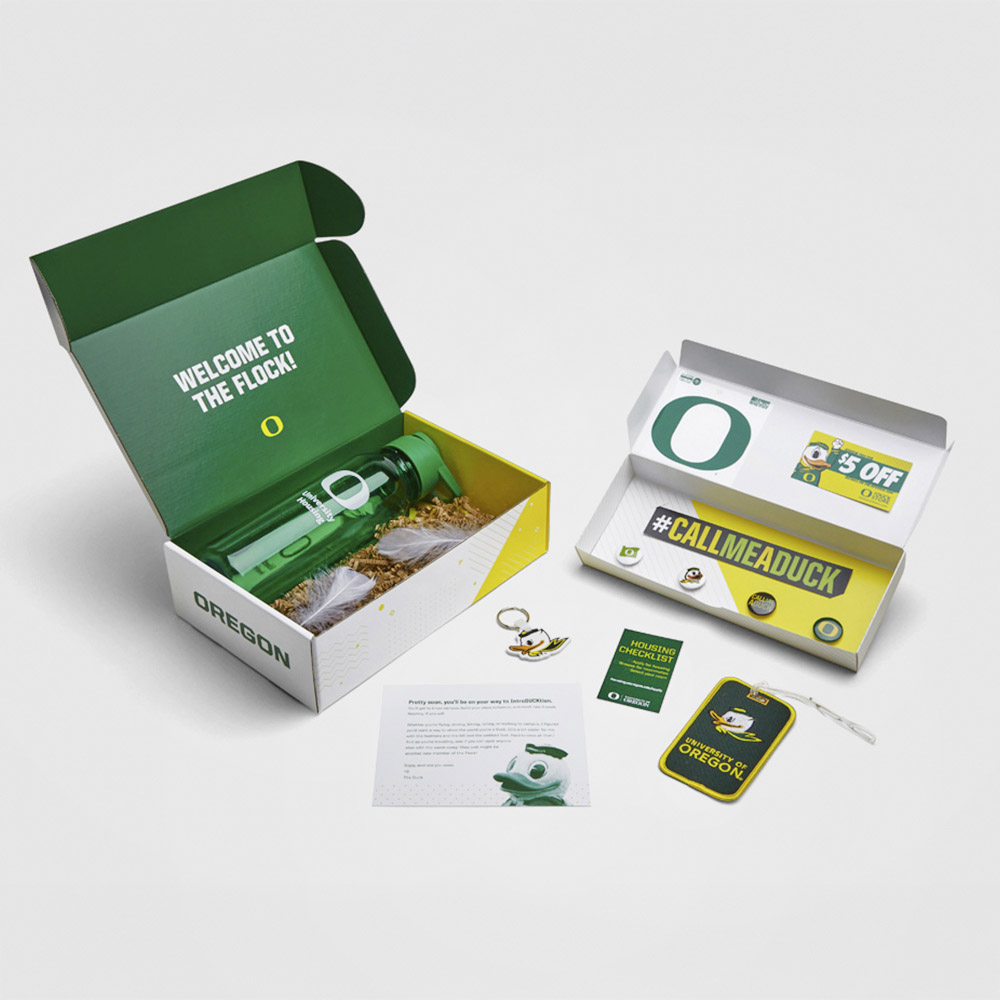 Dimensional mailer Oregon Ducks welcome kit with merchandise