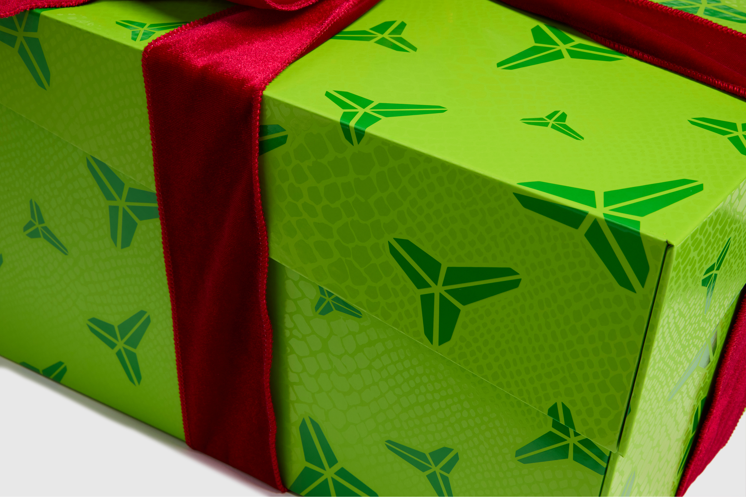 Grinch + Nike influencer package